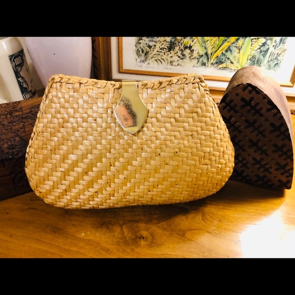 Ronora Willow Handbags - Vintage Ronora Willow Woven Straw Shoulder Bag